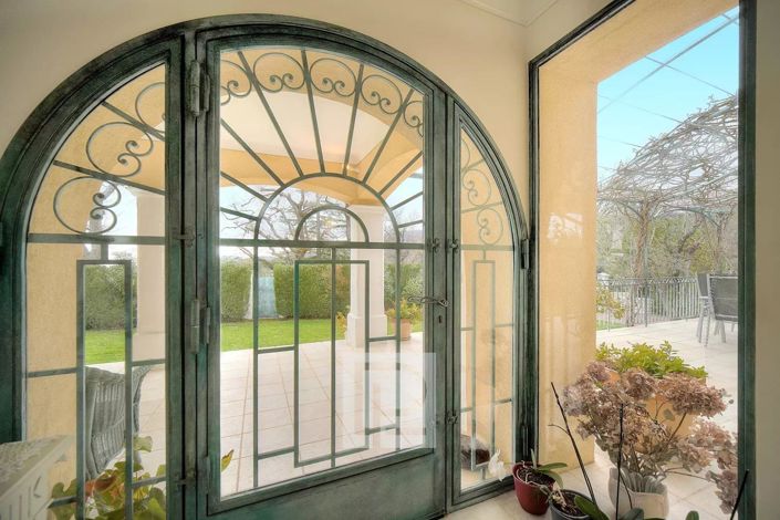 Image No.9-6 Bed House for sale