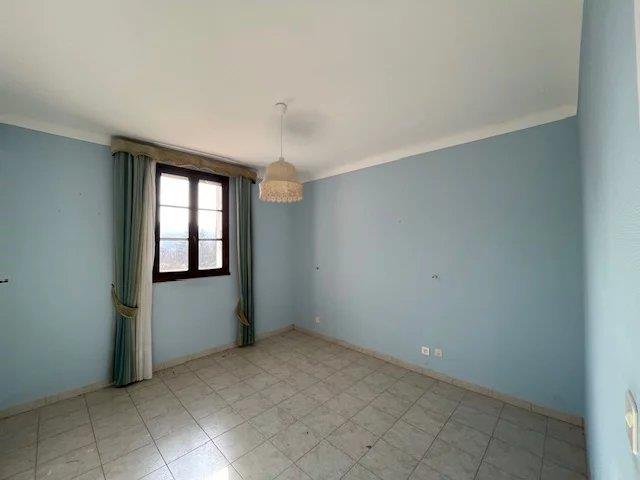 Image No.10-3 Bed House for sale