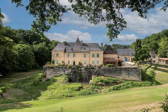 Image No.1-Propriété de 9 chambres à vendre à Montignac