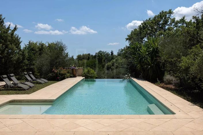 Image No.1-4 Bed House for sale