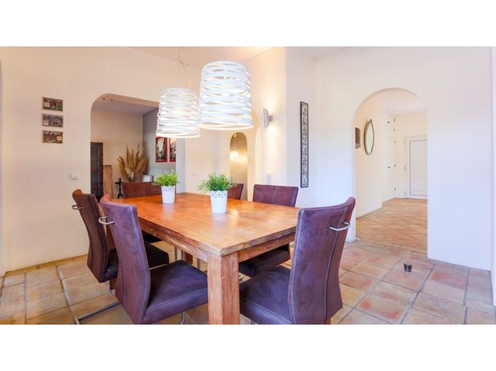 Image No.11-2 Bed House for sale