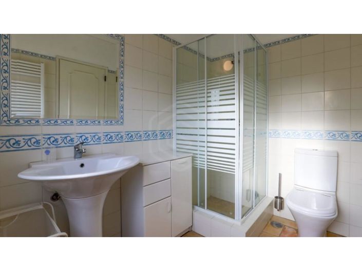 Image No.18-2 Bed House for sale