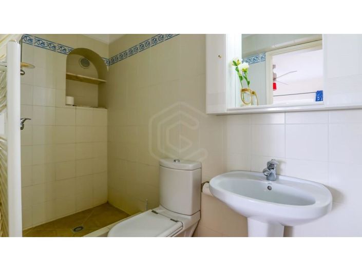 Image No.4-2 Bed House for sale