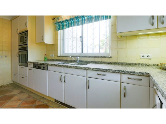 Image No.8-2 Bed House for sale