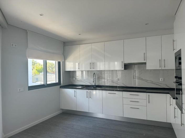 Image No.12-3 Bed Apartment for sale