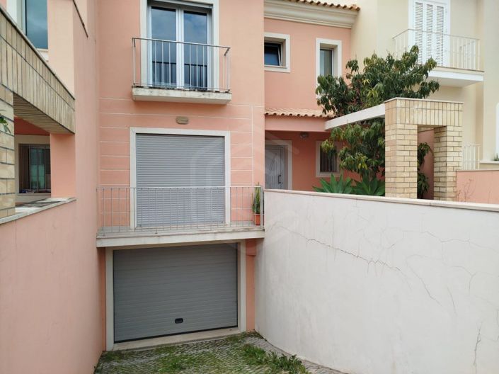 Image No.2-3 Bed House for sale