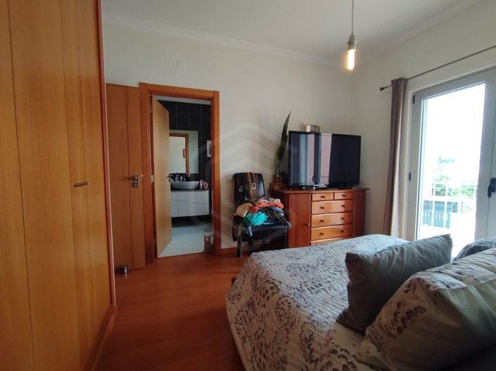 Image No.24-3 Bed House for sale