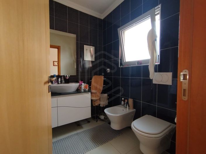 Image No.25-3 Bed House for sale