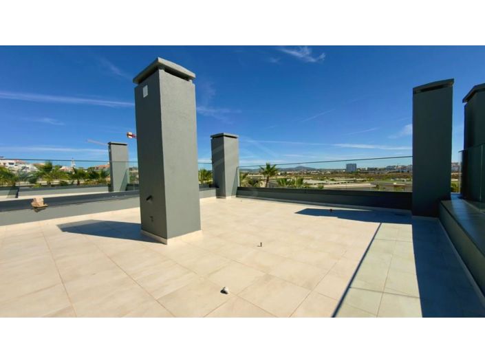 Image No.30-4 Bed House for sale