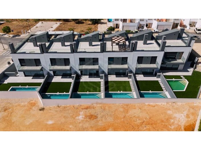 Image No.4-4 Bed House for sale