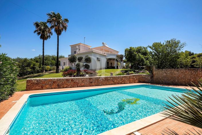 Image No.1-4 Bed House for sale