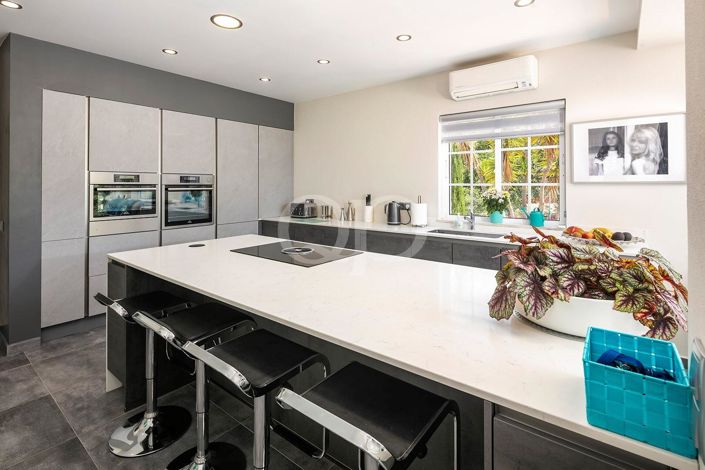 Image No.16-4 Bed House for sale