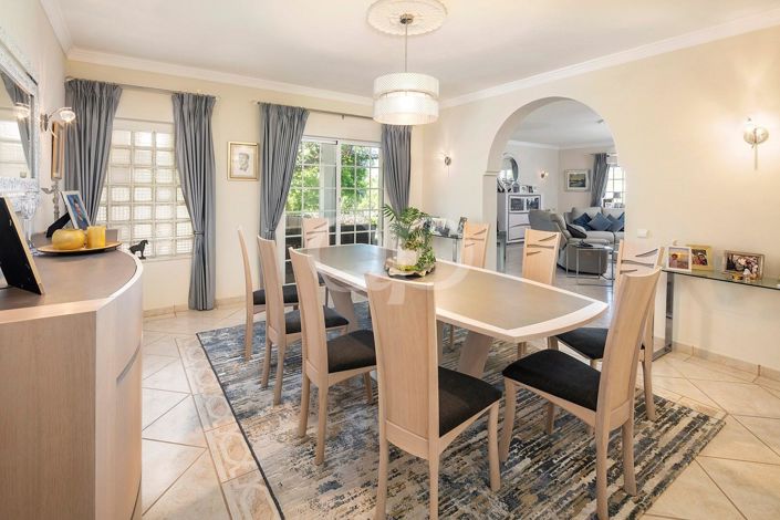 Image No.24-4 Bed House for sale