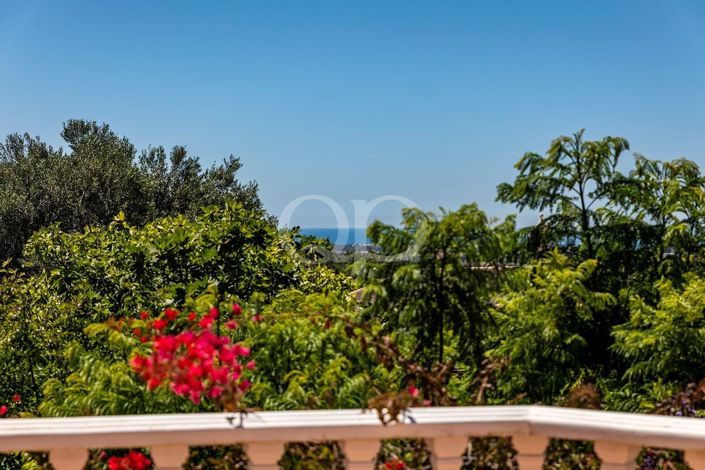 Image No.25-4 Bed House for sale