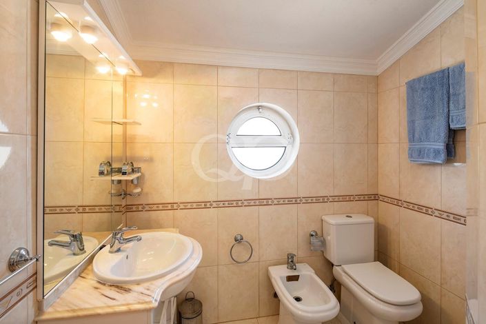 Image No.30-4 Bed House for sale