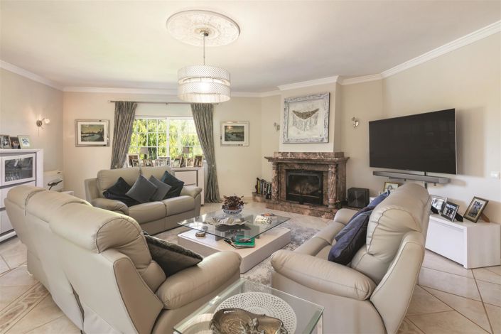 Image No.40-4 Bed House for sale