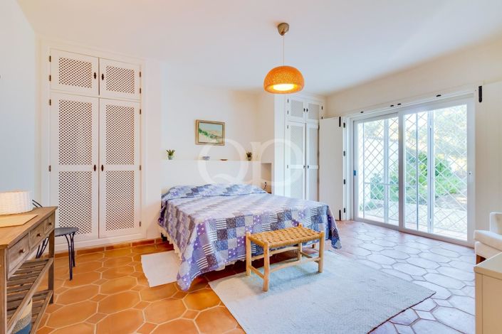 Image No.16-4 Bed House for sale