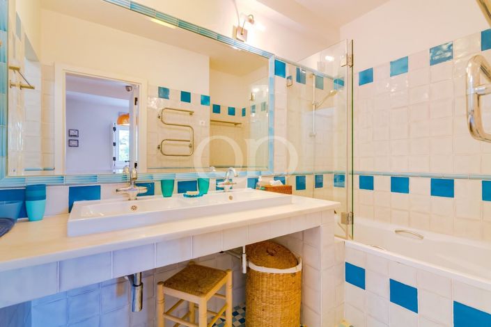 Image No.17-4 Bed House for sale