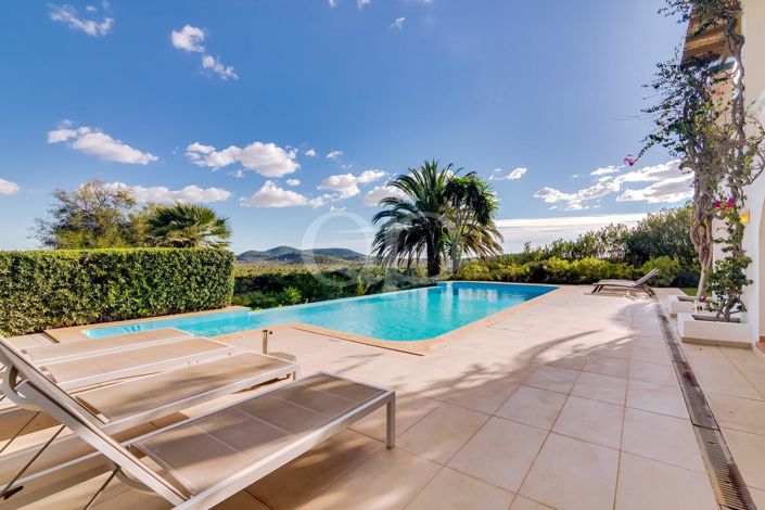 Image No.2-4 Bed House for sale