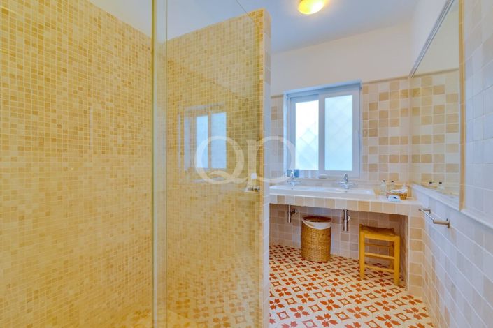 Image No.22-4 Bed House for sale