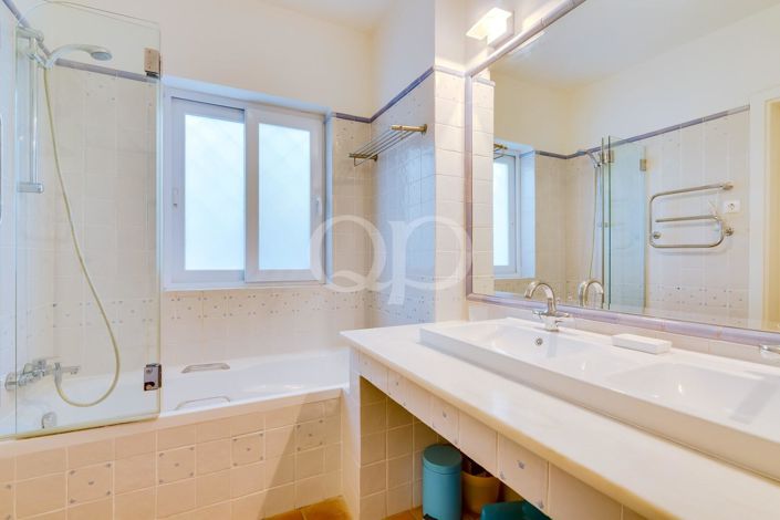 Image No.28-4 Bed House for sale