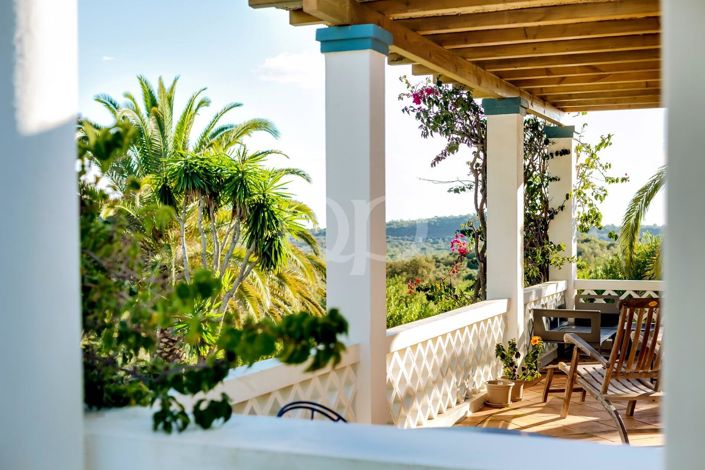 Image No.3-4 Bed House for sale