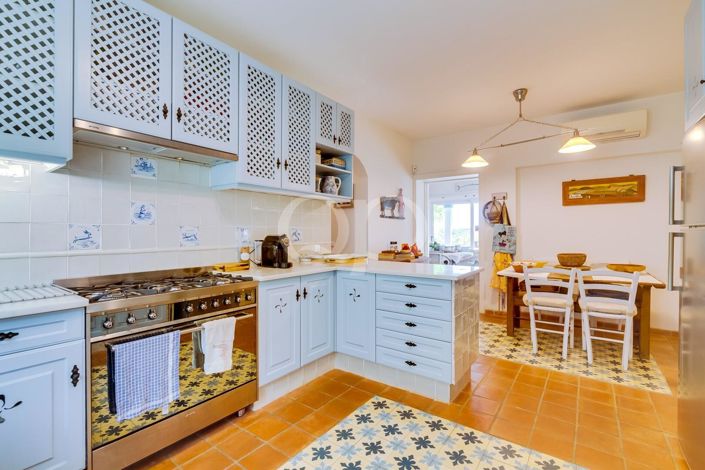 Image No.32-4 Bed House for sale