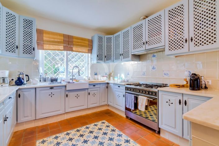 Image No.6-4 Bed House for sale