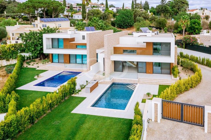 Image No.1-3 Bed House for sale