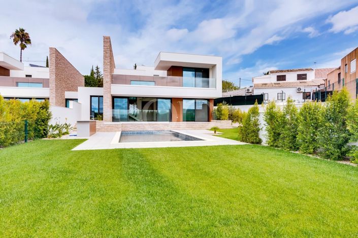 Image No.11-3 Bed House for sale