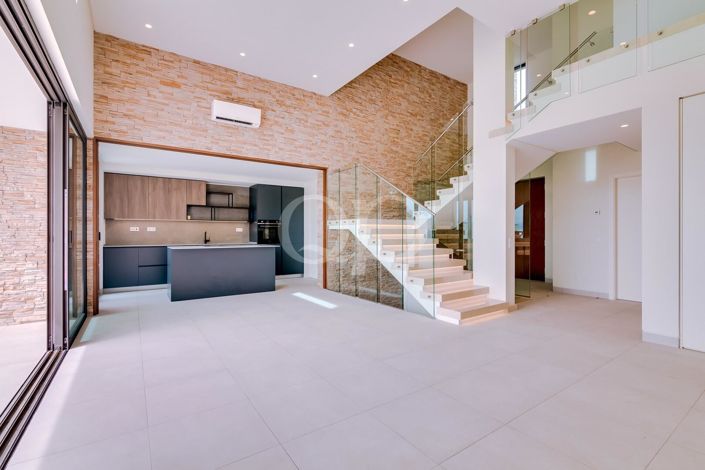 Image No.16-3 Bed House for sale