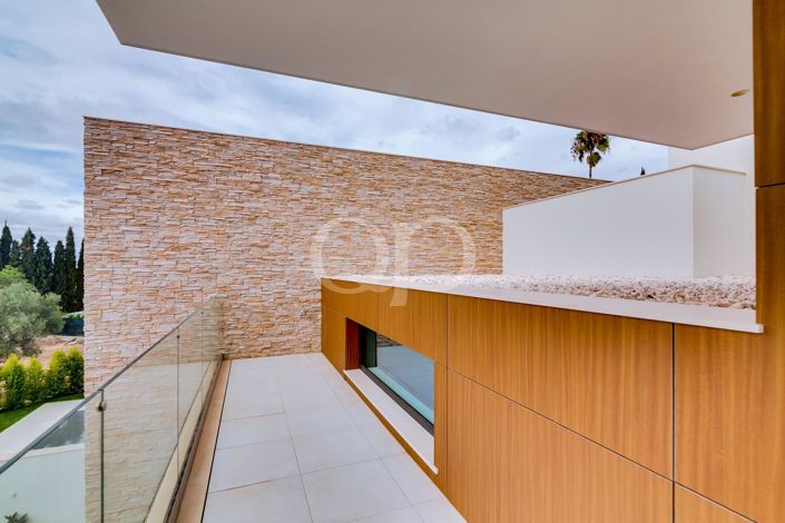 Image No.17-3 Bed House for sale