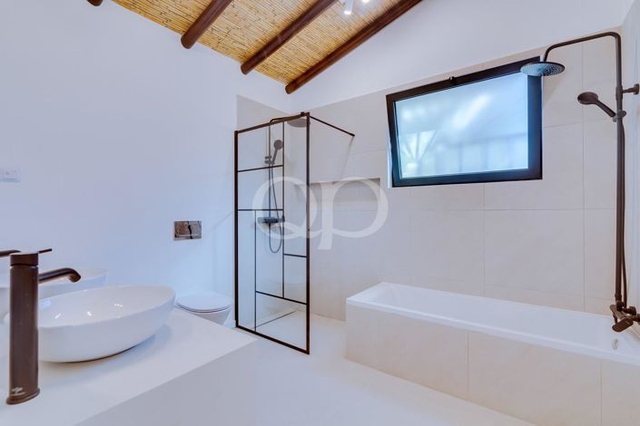 Image No.18-3 Bed House for sale