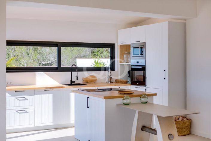 Image No.38-3 Bed House for sale