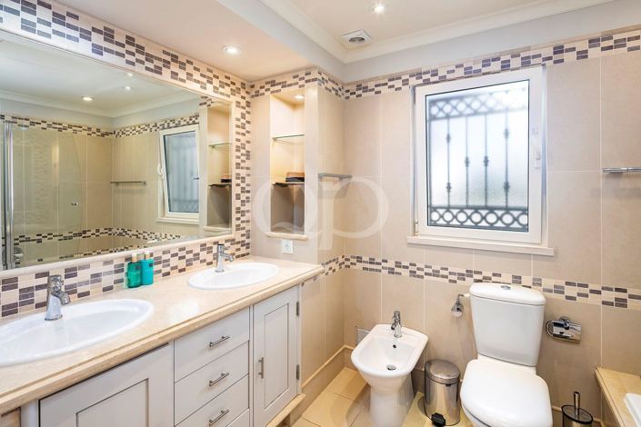 Image No.16-1 Bed House for sale