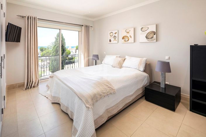 Image No.3-1 Bed House for sale