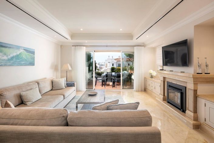 Image No.10-2 Bed House for sale