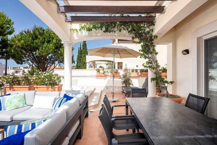 Image No.14-2 Bed House for sale