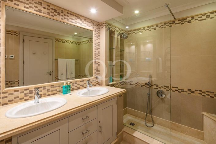 Image No.18-2 Bed House for sale