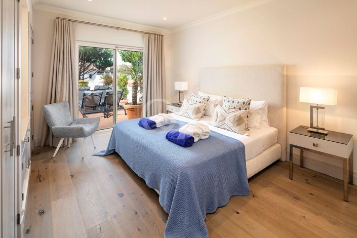 Image No.6-2 Bed House for sale