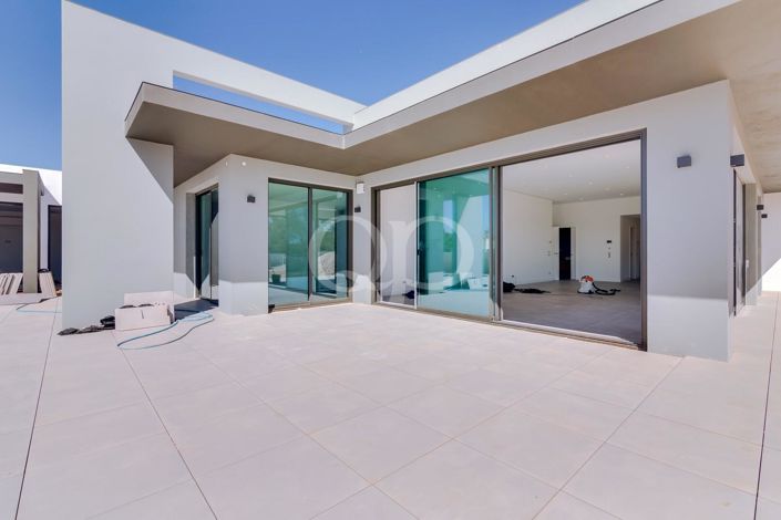 Image No.13-4 Bed House for sale