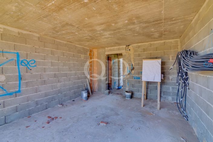 Image No.22-4 Bed House for sale