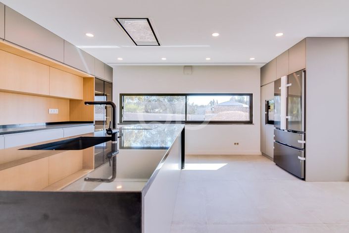 Image No.31-4 Bed House for sale