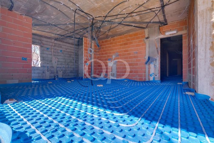 Image No.37-4 Bed House for sale