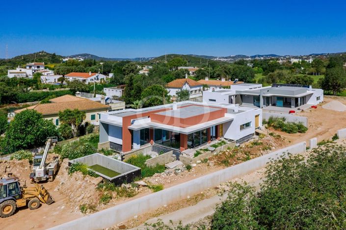 Image No.51-4 Bed House for sale