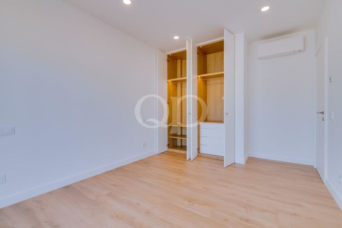 Image No.61-4 Bed House for sale