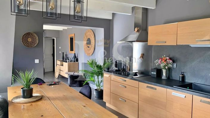 Image No.6-5 Bed House for sale