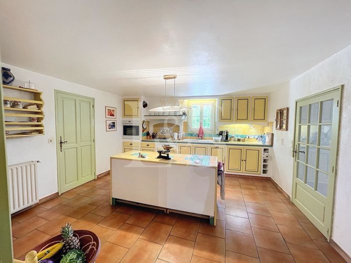 Image No.7-5 Bed House for sale