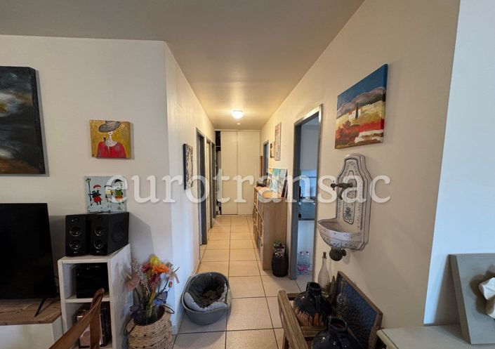 Image No.10-2 Bed House for sale