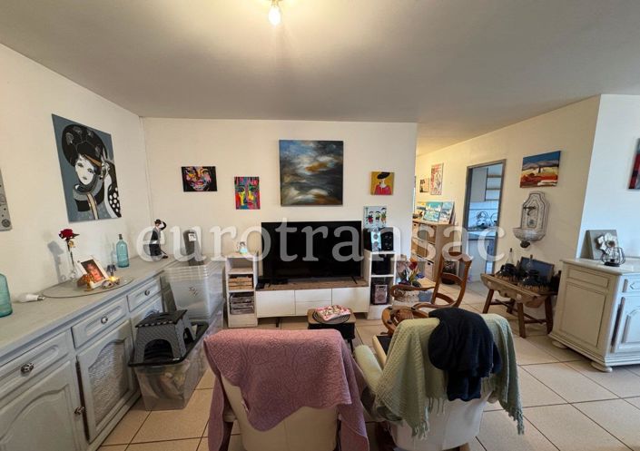 Image No.5-2 Bed House for sale